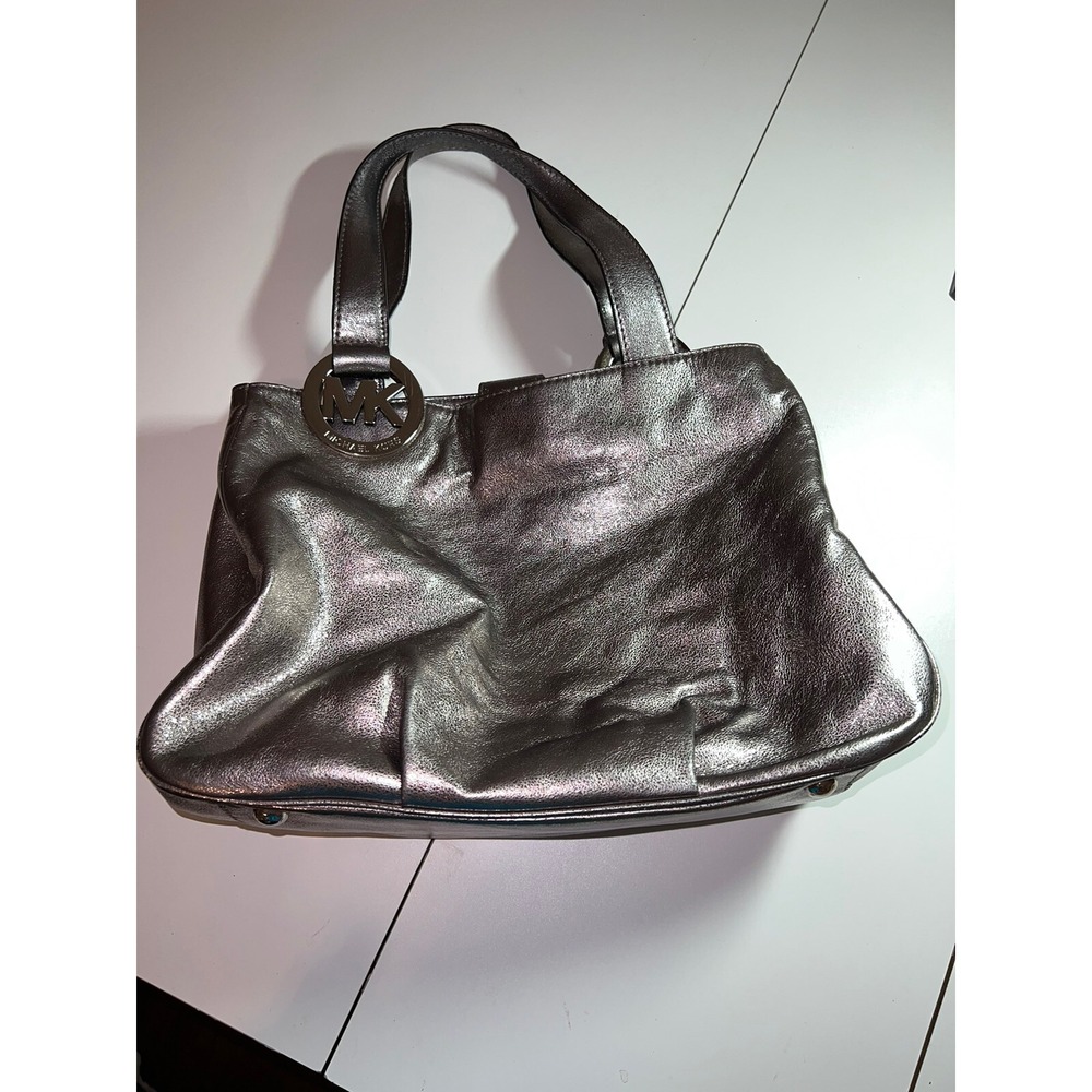 MICHAEL KORS SILVER/GRAY BAG/HANDBAG  PRE OWNED